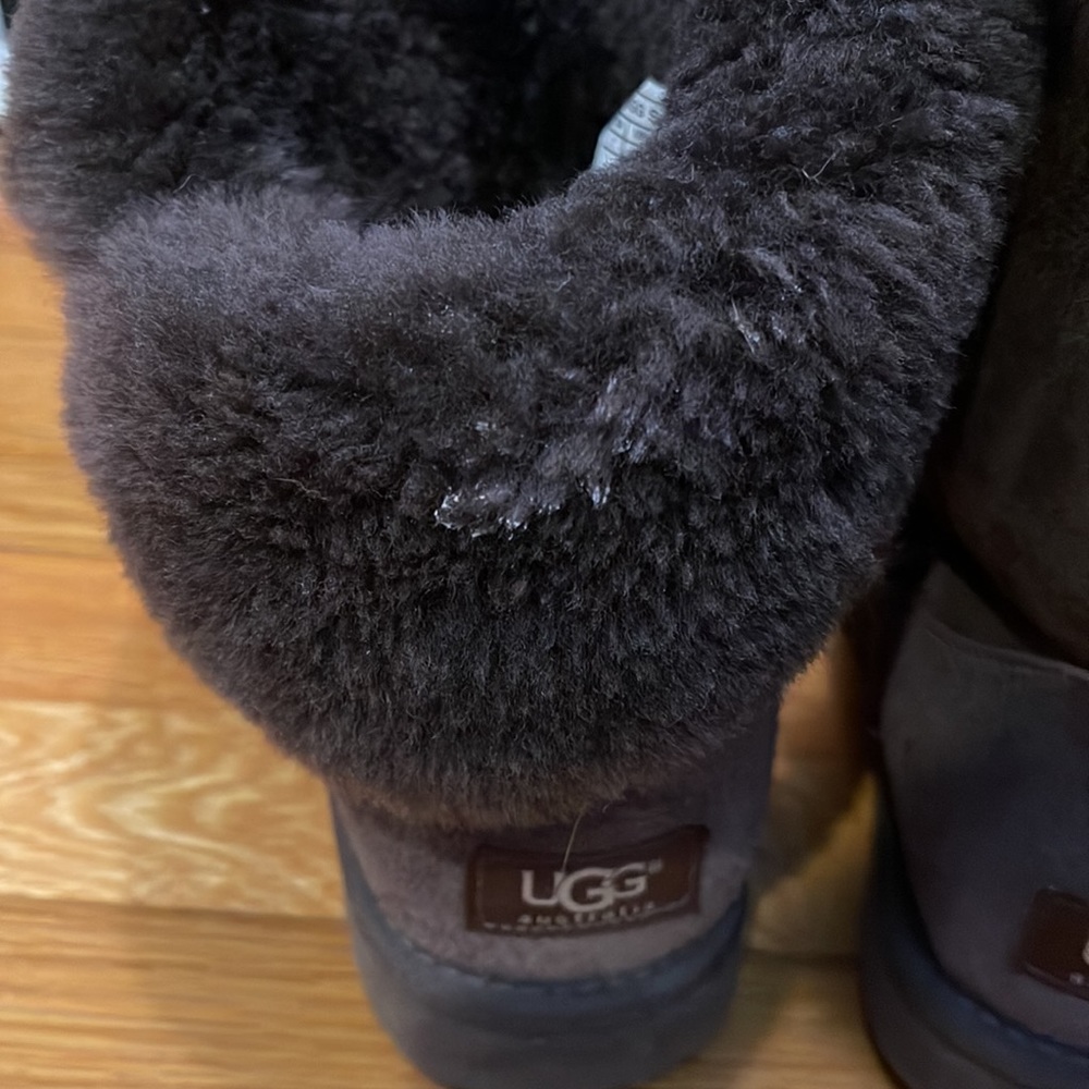 Bailey Button Uggs - image 5